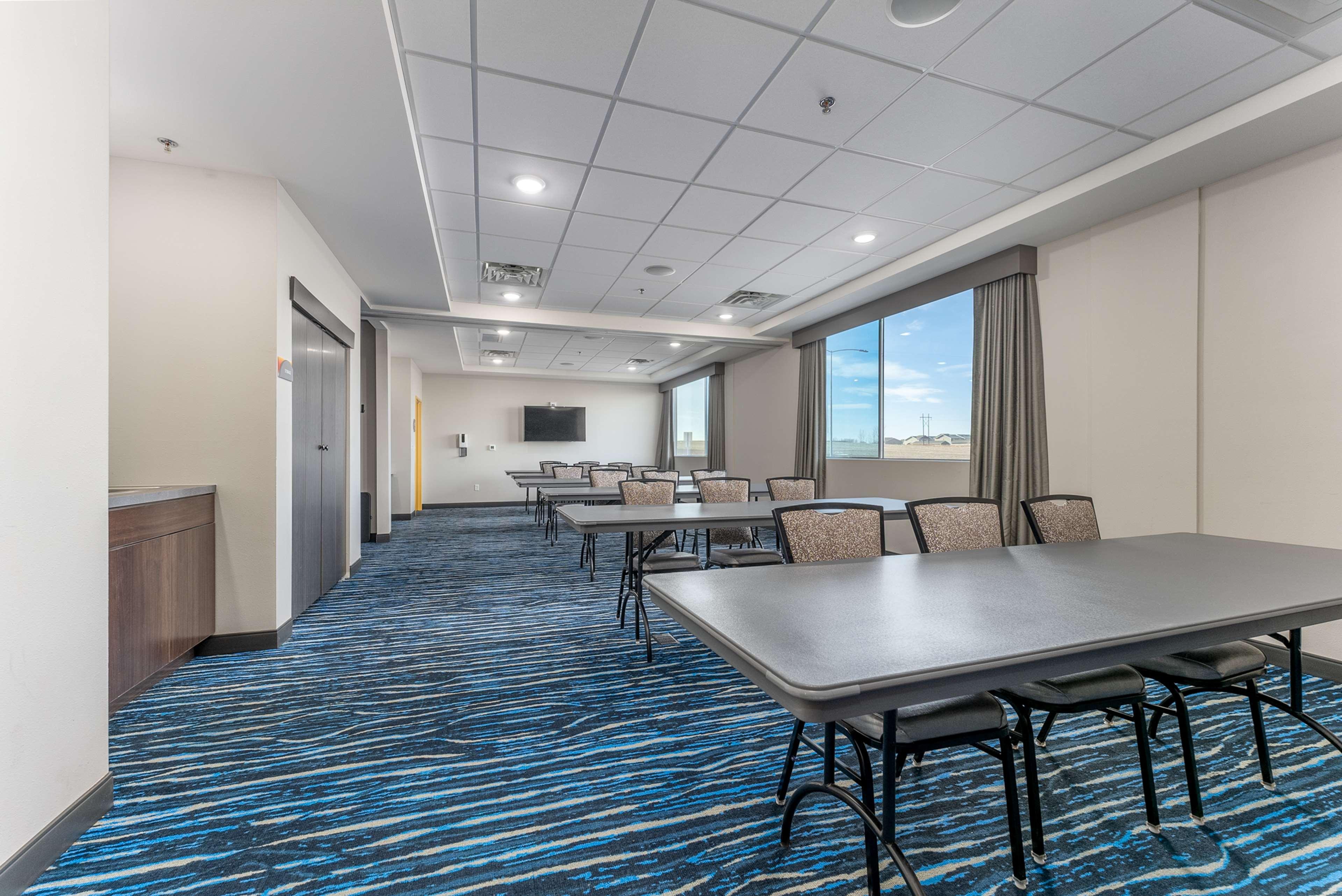 Glo Best Western Dawley Farms In Sioux Falls Exterior photo